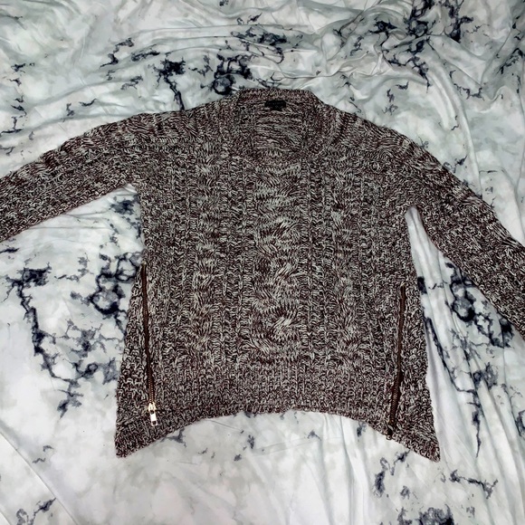 Cable Knit Sweater Small - Picture 1 of 2